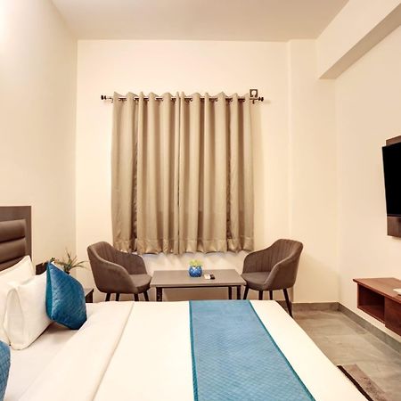Hotel Elite Grand Near Kailash Hospital Noida Exterior photo