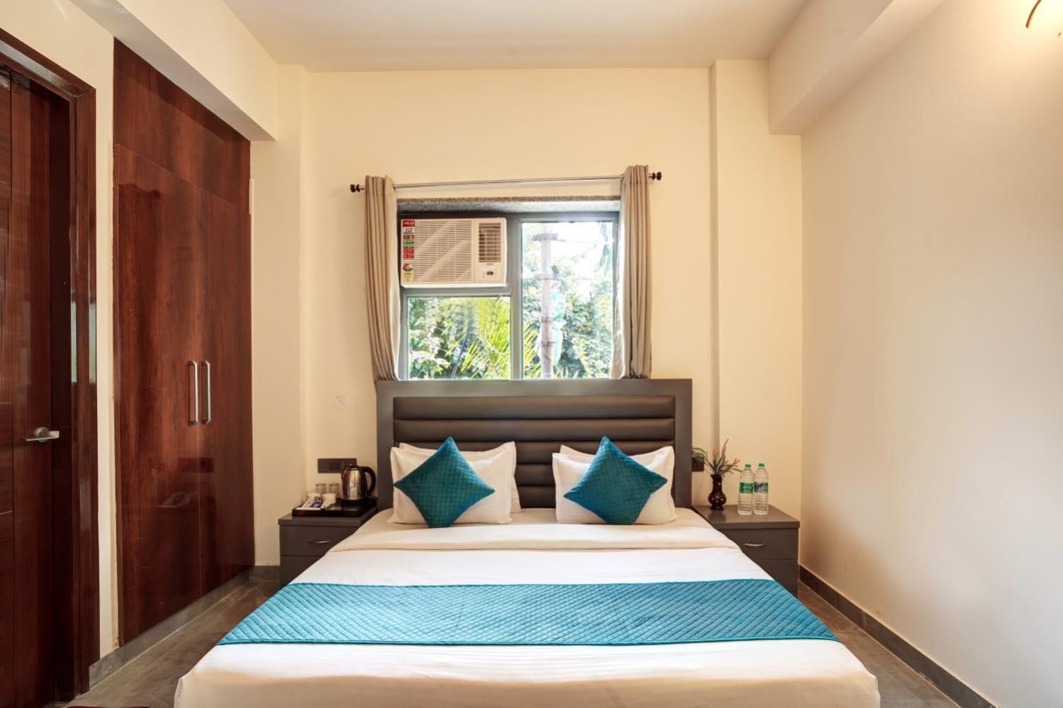 Hotel Elite Grand Near Kailash Hospital Noida Exterior photo