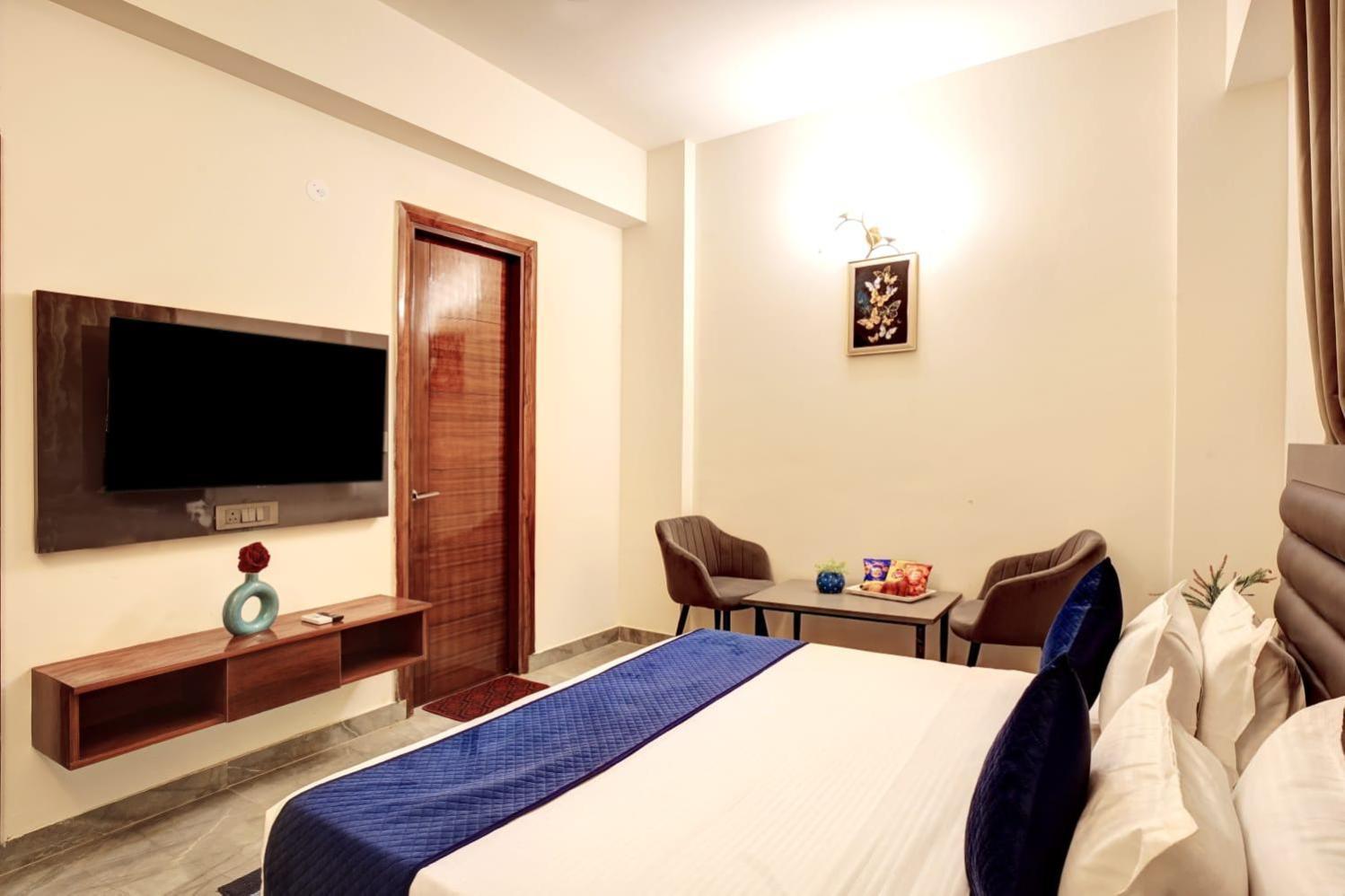 Hotel Elite Grand Near Kailash Hospital Noida Exterior photo