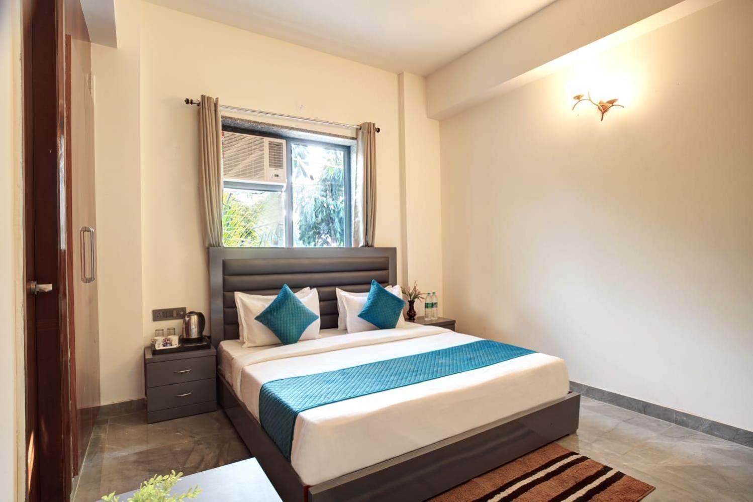 Hotel Elite Grand Near Kailash Hospital Noida Exterior photo