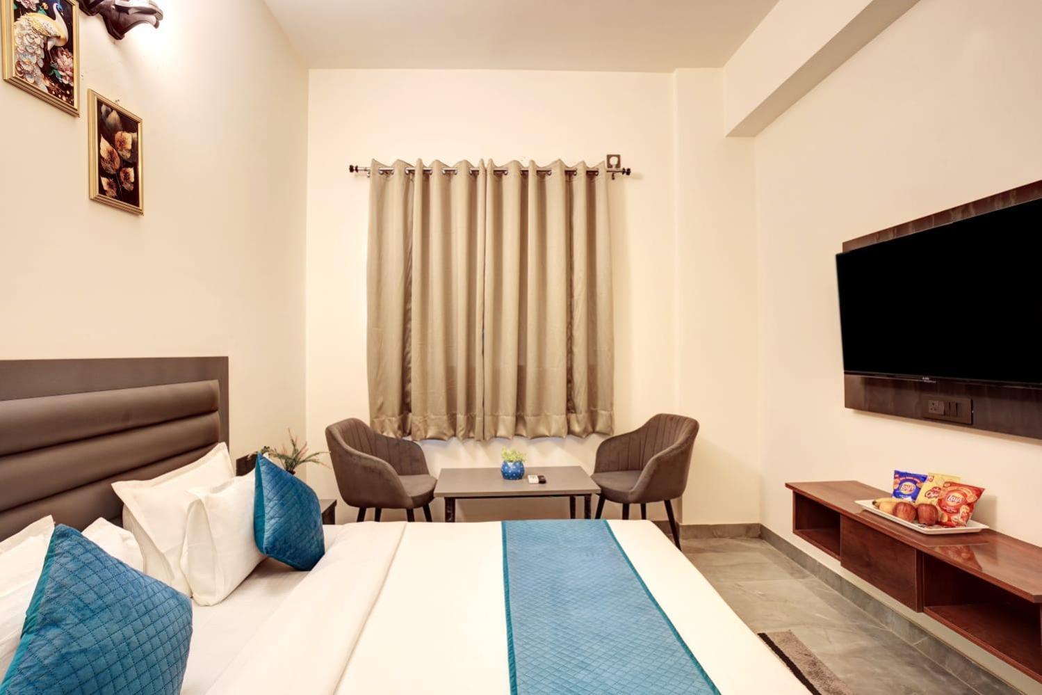 Hotel Elite Grand Near Kailash Hospital Noida Exterior photo