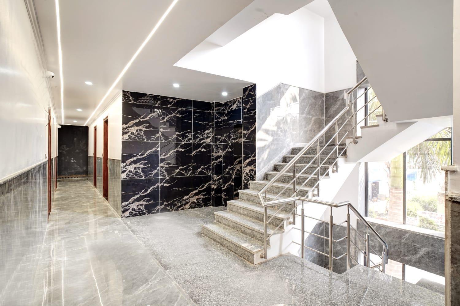 Hotel Elite Grand Near Kailash Hospital Noida Exterior photo