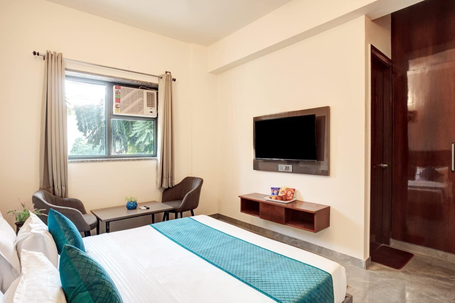 Hotel Elite Grand Near Kailash Hospital Noida Exterior photo