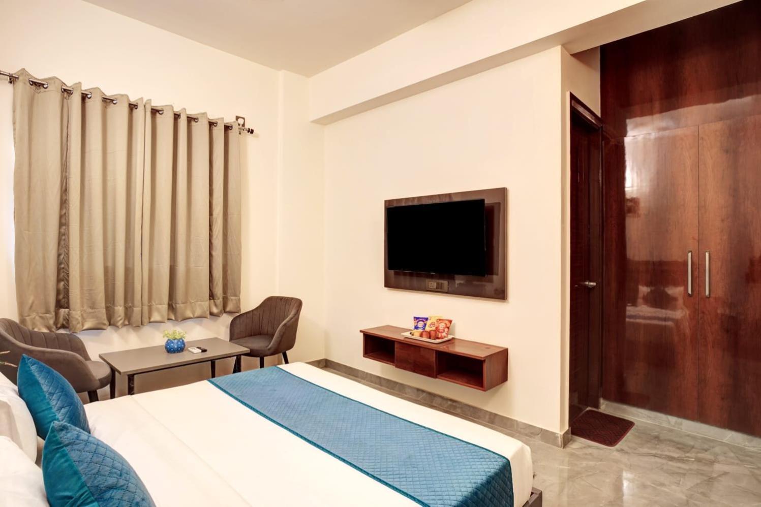 Hotel Elite Grand Near Kailash Hospital Noida Exterior photo