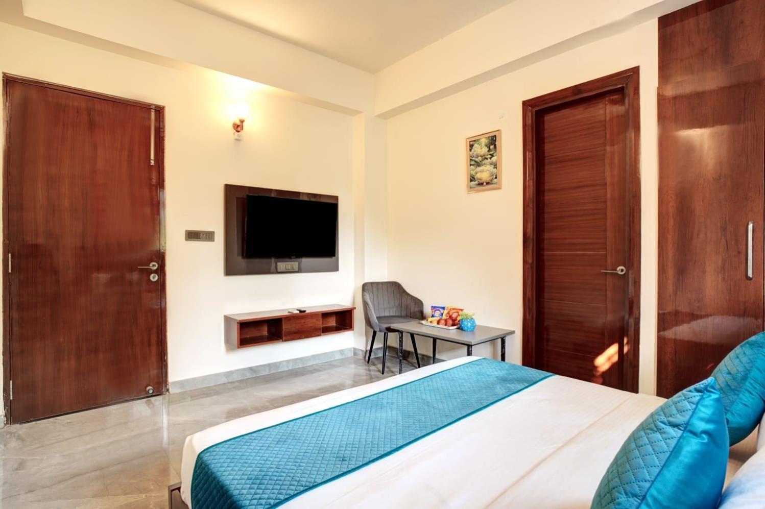 Hotel Elite Grand Near Kailash Hospital Noida Exterior photo