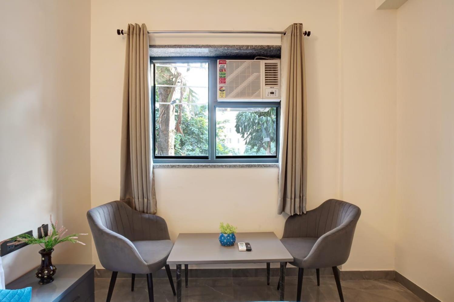 Hotel Elite Grand Near Kailash Hospital Noida Exterior photo