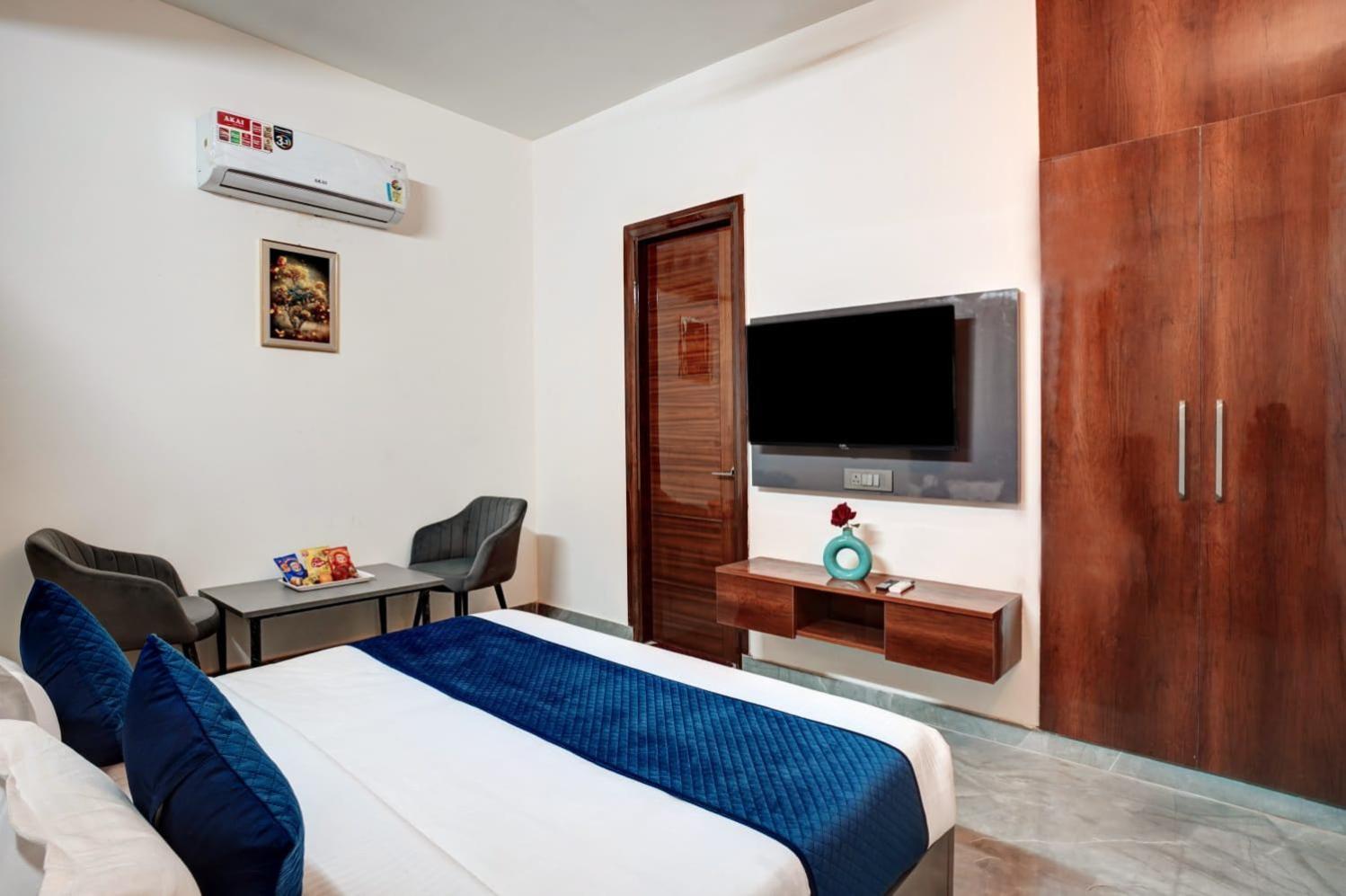 Hotel Elite Grand Near Kailash Hospital Noida Exterior photo