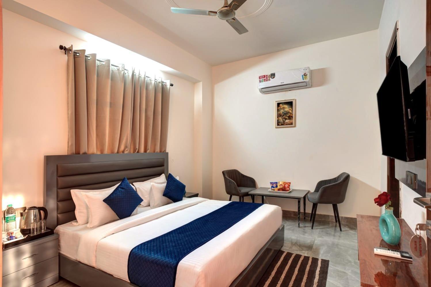 Hotel Elite Grand Near Kailash Hospital Noida Exterior photo