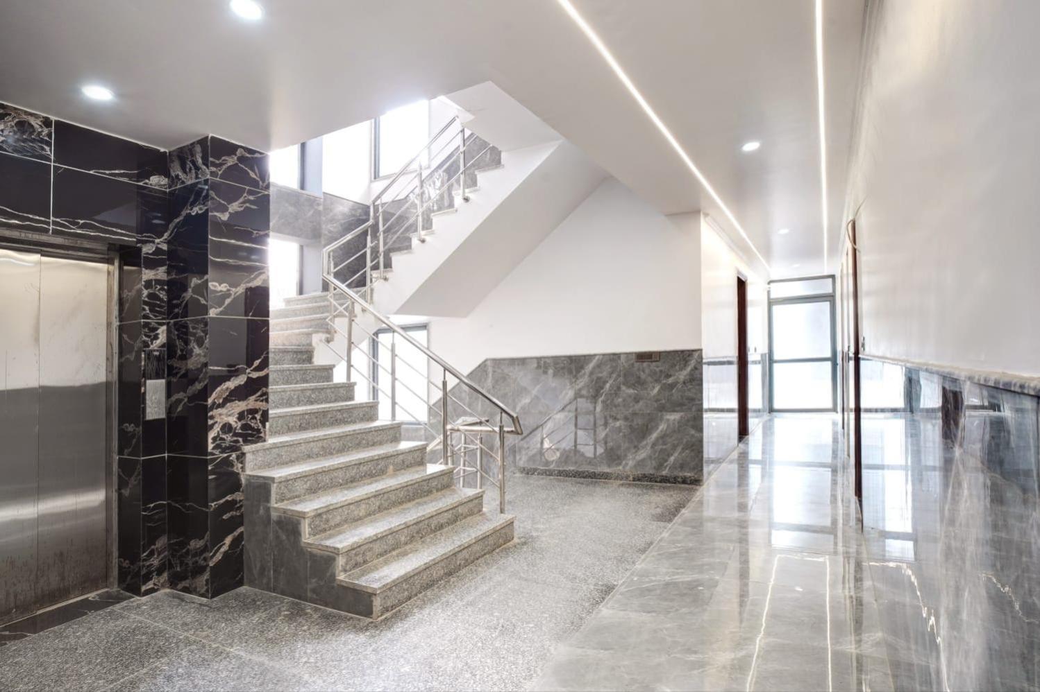 Hotel Elite Grand Near Kailash Hospital Noida Exterior photo