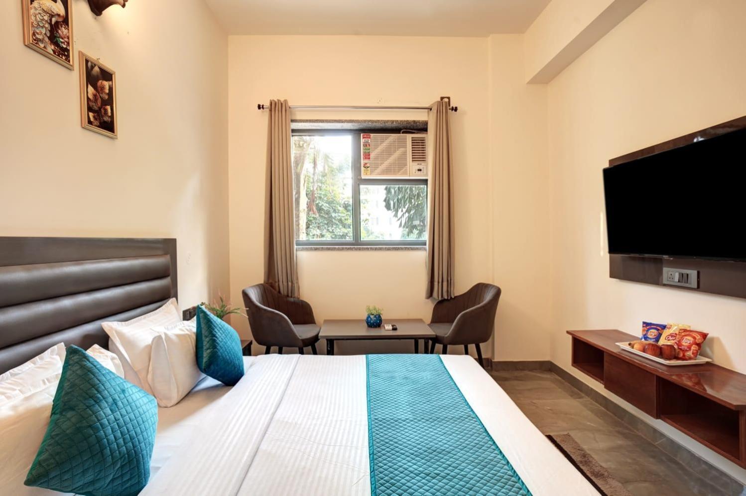 Hotel Elite Grand Near Kailash Hospital Noida Exterior photo