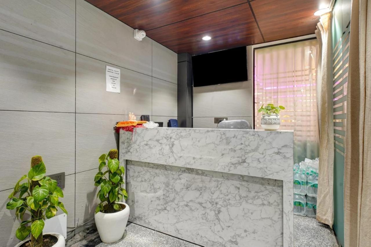 Hotel Elite Grand Near Kailash Hospital Noida Exterior photo
